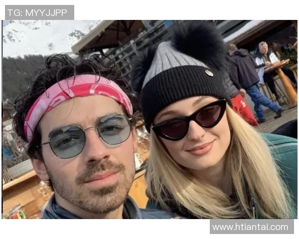 黑人足球明星与女儿的温馨时光展现父爱的力量与亲情的美好